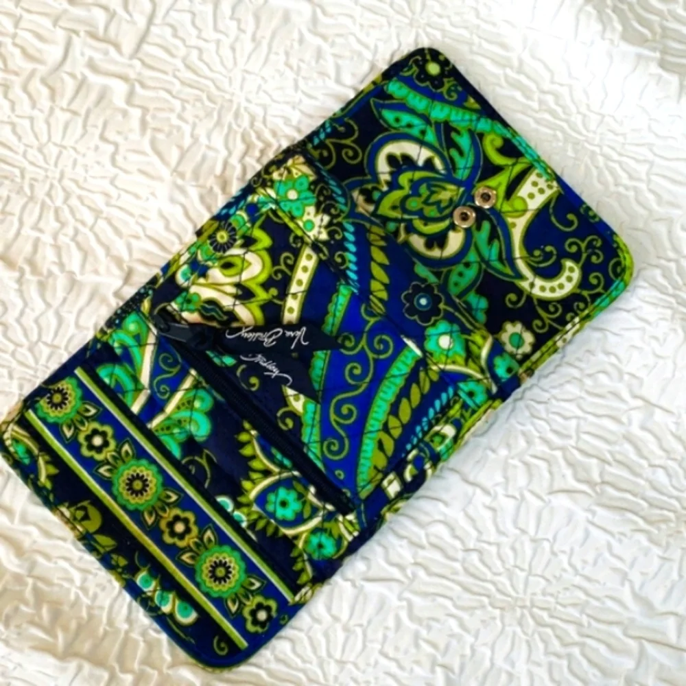 Vera Bradley Rhythm & Blues Pattern Trifold Wallet Blue & Green Retired Pattern - Picture 3 of 16